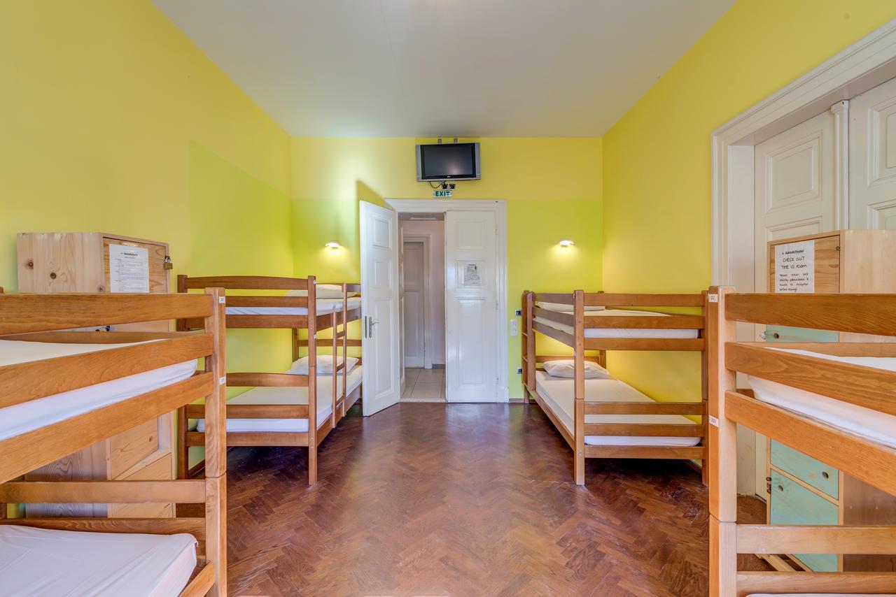 Hostel Colors Of Adriatic - Youth Only Split Exterior foto